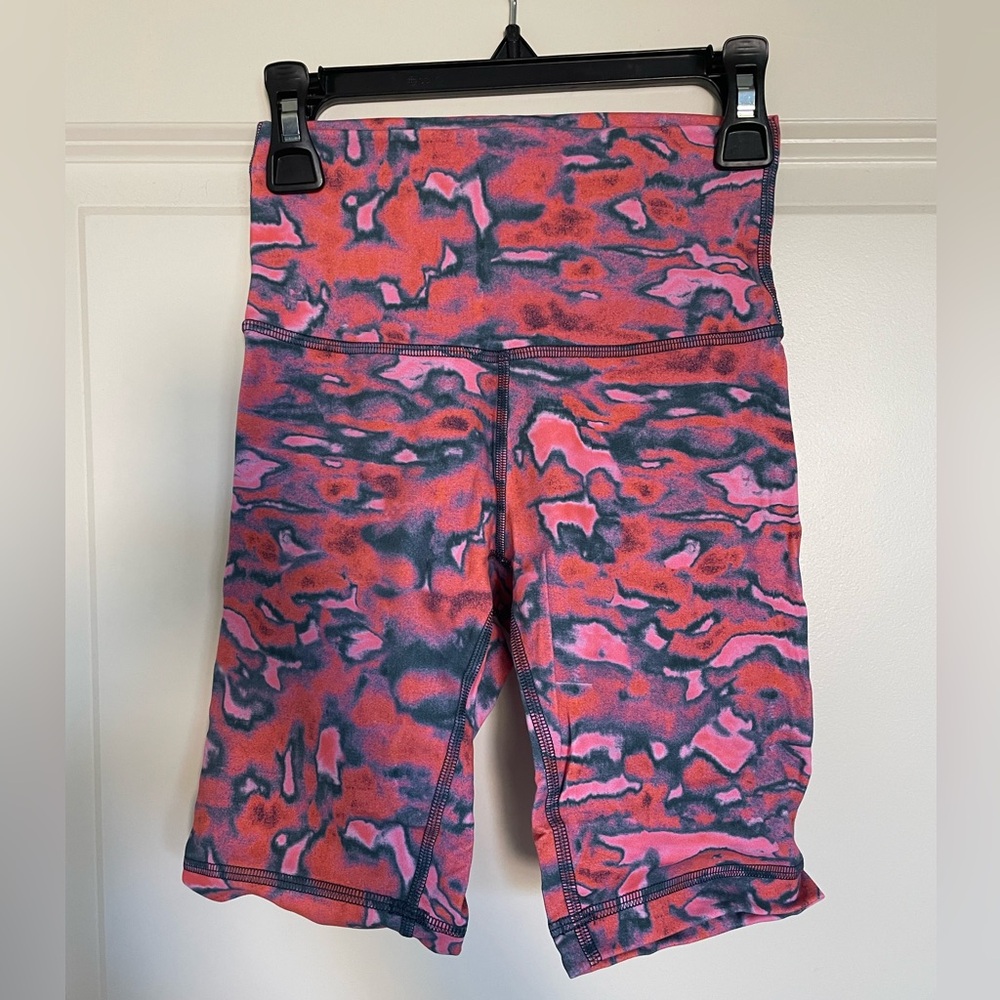 Lululemon Wunder Train High Rise Shorts 8”